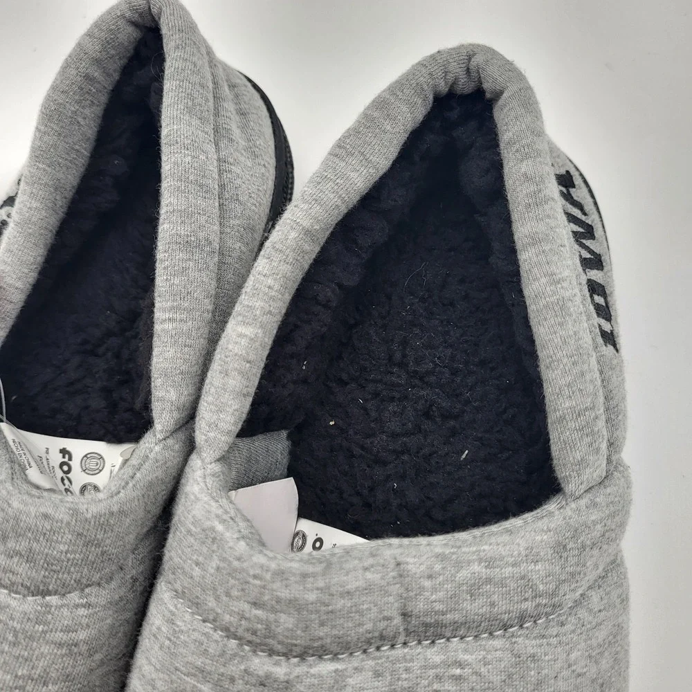 Iowa Hawkeyes Sweatshirt Sherpa Moccasin Slippers FOCO Mens Small 7-8 Women 9-10